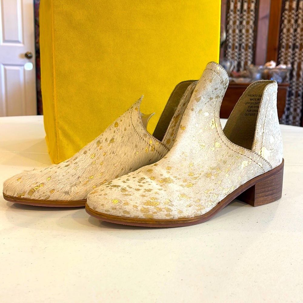 Matisse Anthropologie animal print ankle boots booties size 7.5